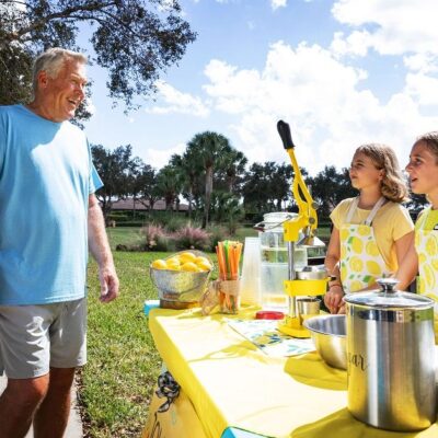 Man orders lemonade from stand